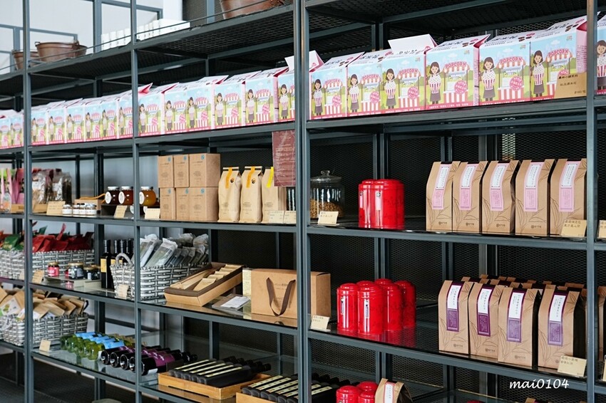 苗栗景點|苗栗銅鑼茶廠~不用跑到高山上也能享受茶園靜謐之美,提供免費停車場、每人入廠費100元可全額折