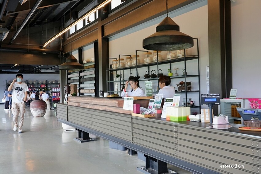 苗栗景點|苗栗銅鑼茶廠~不用跑到高山上也能享受茶園靜謐之美,提供免費停車場、每人入廠費100元可全額折