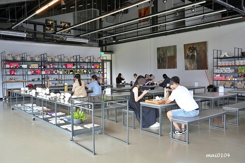 苗栗景點|苗栗銅鑼茶廠~不用跑到高山上也能享受茶園靜謐之美,提供免費停車場、每人入廠費100元可全額折