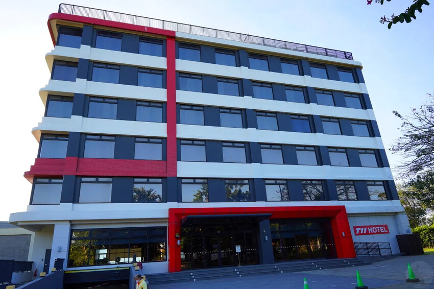 后里落羽松大道,延綿約1公里私房秘境落羽松大道,兩側落羽松免費參觀