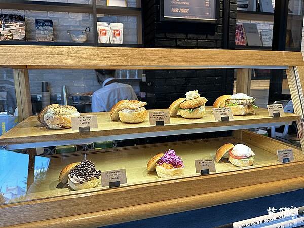 【名古屋】LAMP LIGHT BOOKS HOTEL｜是書