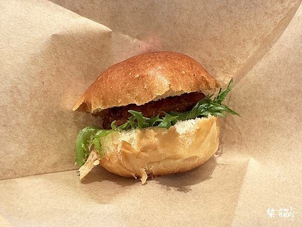 【名古屋】LAMP LIGHT BOOKS HOTEL｜是書