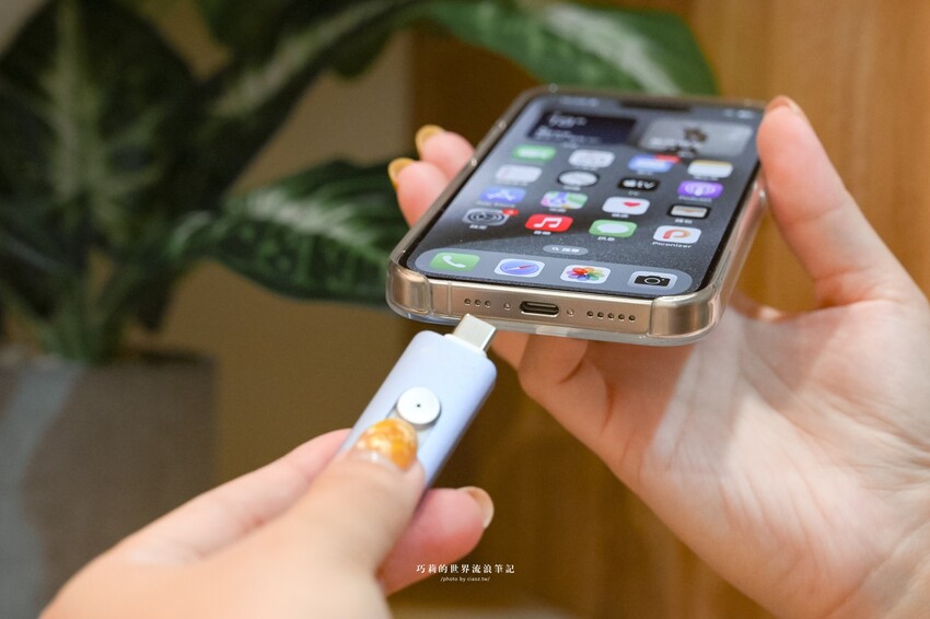 小仙女們的包包裡都必須擁有！超美夢幻柔霧紫口袋相簿 Piconizer4 💕旅遊必備神器