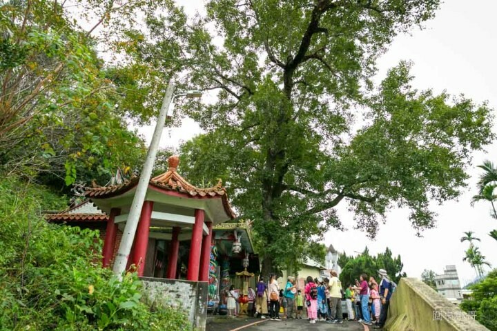 苗栗獅潭一日遊就該這樣玩!輕鬆愜意遊走山城,要參加獅潭一日遊的同學請跟著我來吧~(拿出導遊旗 @圍事小哥的幸福相框