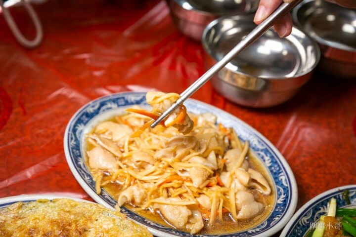 苗栗獅潭一日遊就該這樣玩!輕鬆愜意遊走山城,要參加獅潭一日遊的同學請跟著我來吧~(拿出導遊旗 @圍事小哥的幸福相框