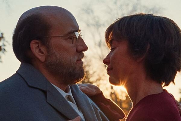 4-夢行者保羅_劇照05_尼可拉斯凱吉與茱莉安娜妮克遜