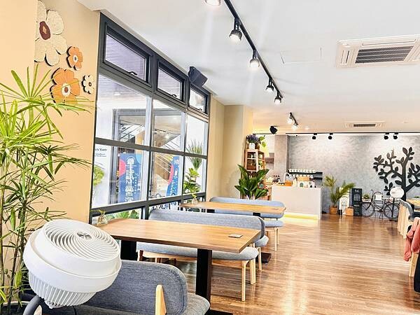 ★新北●金山*瑪克的院子*座落在朱銘美術館內,舒適的用餐空間