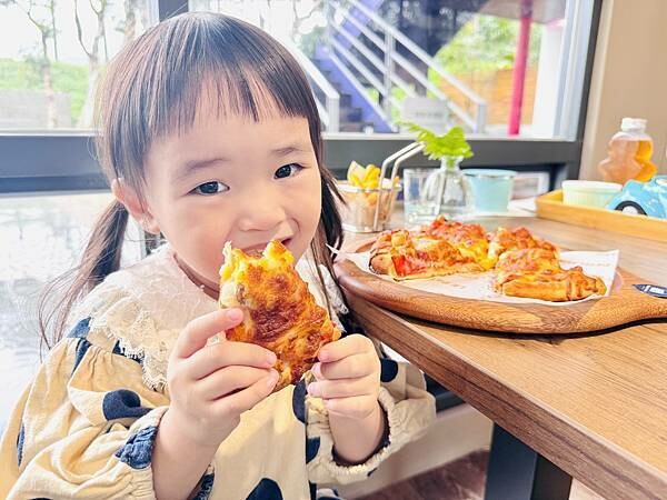 ★新北●金山*瑪克的院子*座落在朱銘美術館內,舒適的用餐空間