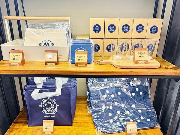 ★新北●金山*瑪克的院子*座落在朱銘美術館內,舒適的用餐空間