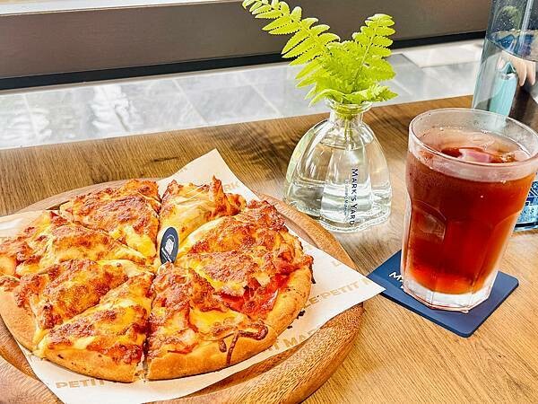 ★新北●金山*瑪克的院子*座落在朱銘美術館內,舒適的用餐空間