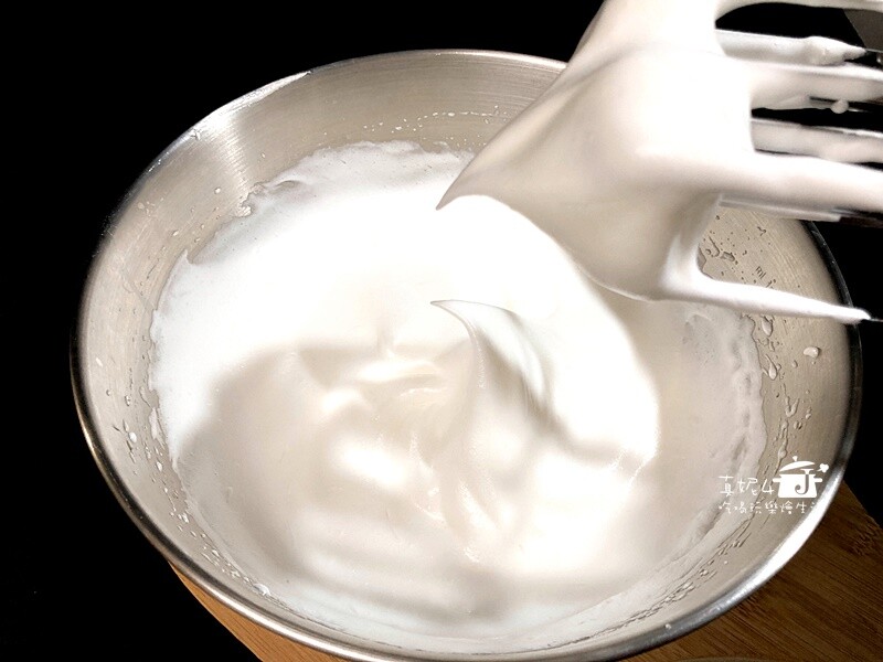 烘焙筆記│鹹奶油蛋糕,4吋香鹹鬆綿的戚風蛋糕