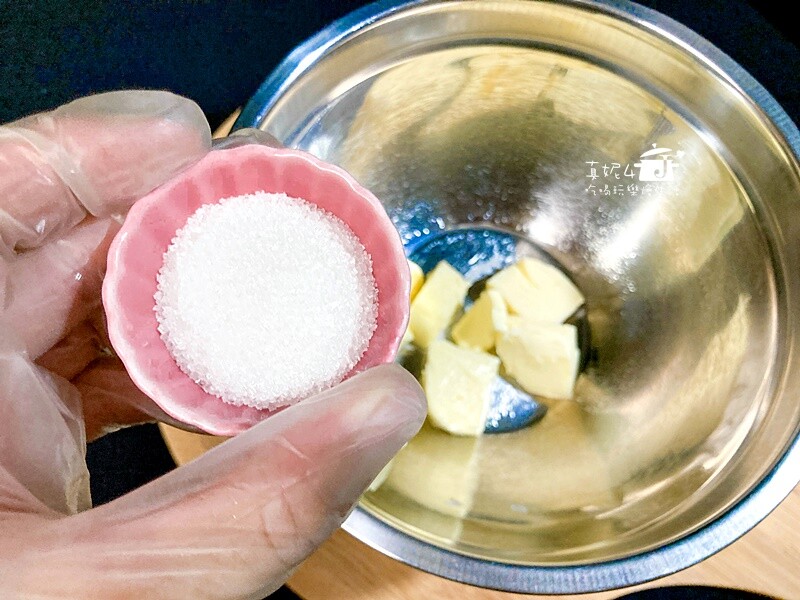 烘焙筆記│鹹奶油蛋糕,4吋香鹹鬆綿的戚風蛋糕