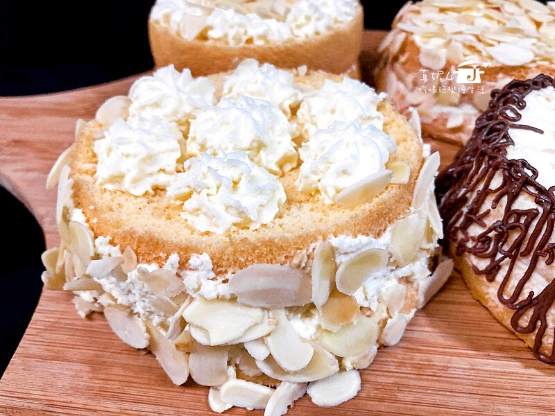 烘焙筆記│鹹奶油蛋糕,4吋香鹹鬆綿的戚風蛋糕