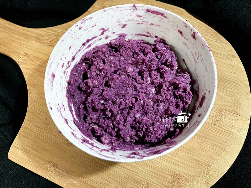 烘焙筆記│芋泥巴斯克蛋糕，保留芋頭顆粒風味再升級