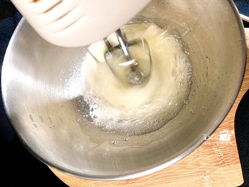 烘焙筆記│鹹奶油蛋糕,4吋香鹹鬆綿的戚風蛋糕