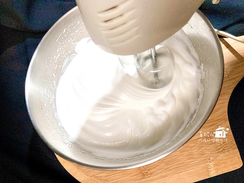 烘焙筆記│鹹奶油蛋糕,4吋香鹹鬆綿的戚風蛋糕