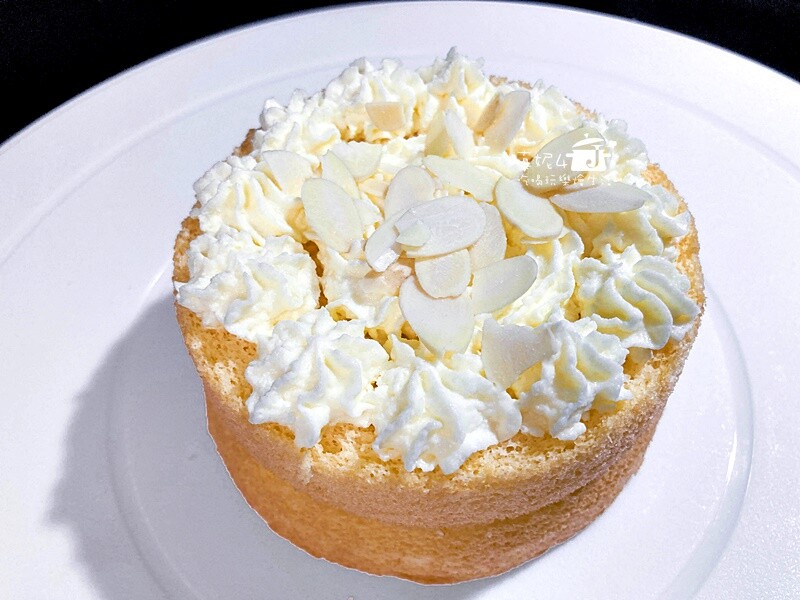 烘焙筆記│鹹奶油蛋糕,4吋香鹹鬆綿的戚風蛋糕