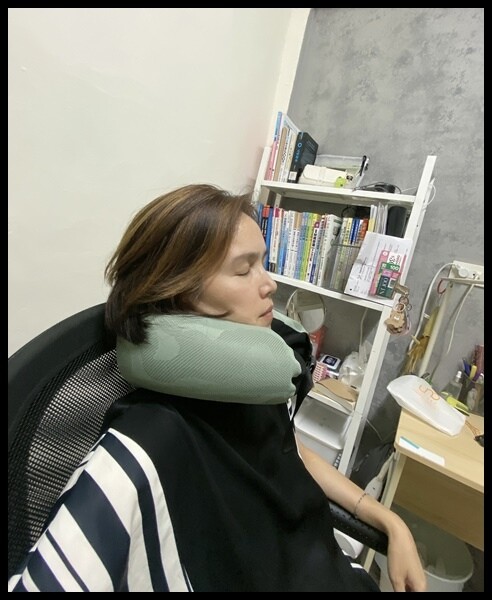 【UNO®】 【Knit 織麻頸枕 威尼斯 綠 】採用竹炭記