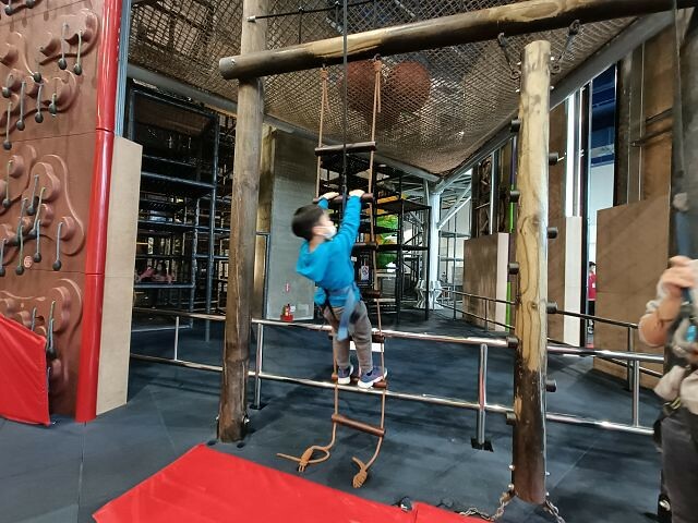 尚順育樂天地| 全台最大室內主題樂園.多樣VR互動體驗超好玩.攀岩走壁超刺激!