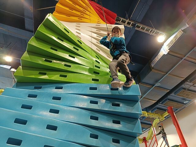 尚順育樂天地| 全台最大室內主題樂園.多樣VR互動體驗超好玩.攀岩走壁超刺激!