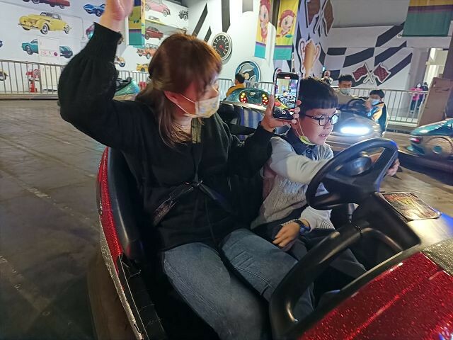 尚順育樂天地| 全台最大室內主題樂園.多樣VR互動體驗超好玩.攀岩走壁超刺激!