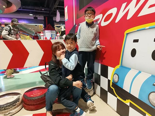 尚順育樂天地| 全台最大室內主題樂園.多樣VR互動體驗超好玩.攀岩走壁超刺激!