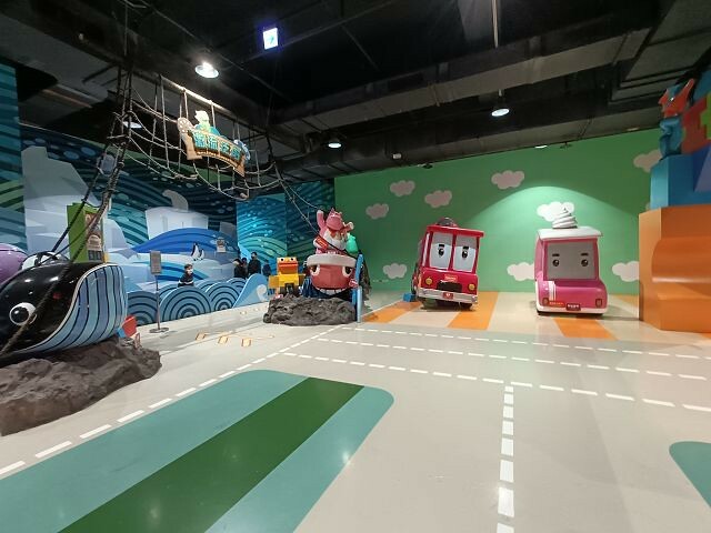 尚順育樂天地| 全台最大室內主題樂園.多樣VR互動體驗超好玩.攀岩走壁超刺激!