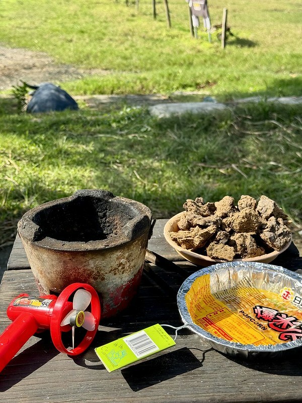 宜蘭壯圍 | 牛頭司體驗農場與牛零距離接觸；幫牛洗澡、餵食、刷毛、牽牛散步、體驗牛糞爆米花...等。（以牛