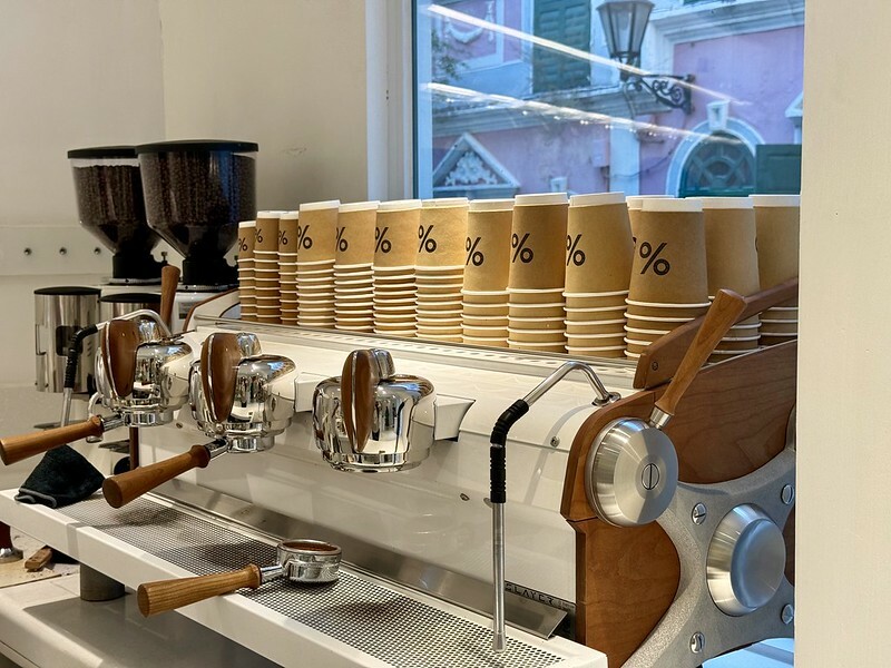 澳門咖啡館｜澳門% Arabica Macau Travessa Da Paixao 在大三巴牌坊旁戀愛巷。（文青必訪）