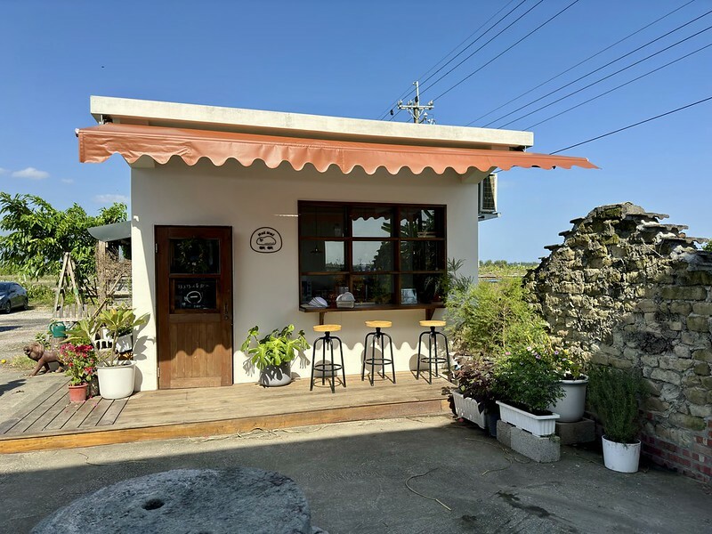 宜蘭壯圍 | 牛頭司體驗農場與牛零距離接觸；幫牛洗澡、餵食、刷毛、牽牛散步、體驗牛糞爆米花...等。（以牛