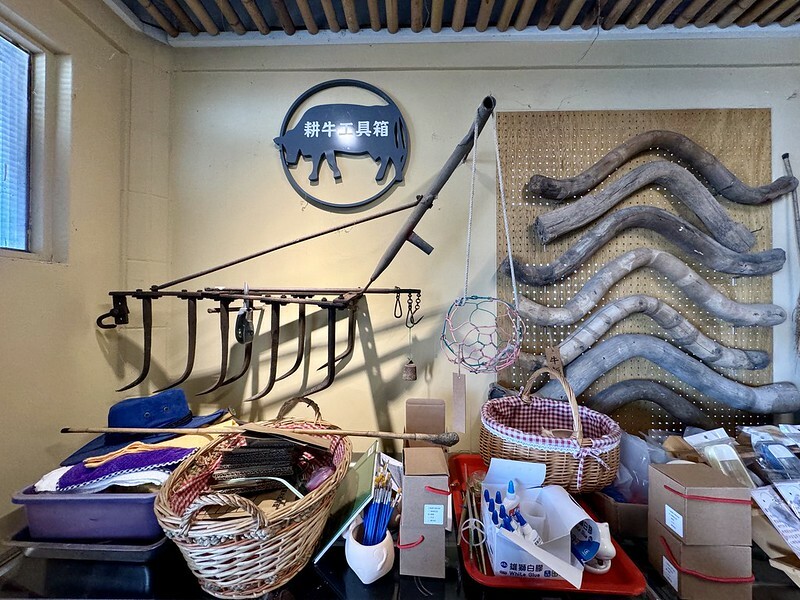 宜蘭壯圍 | 牛頭司體驗農場與牛零距離接觸；幫牛洗澡、餵食、刷毛、牽牛散步、體驗牛糞爆米花...等。（以牛