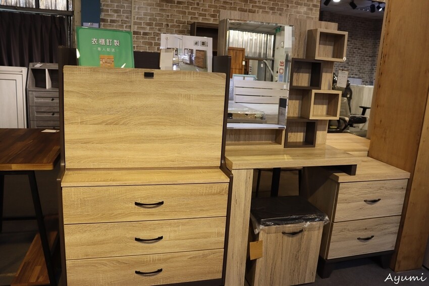 [屏東家具推薦]億家具批發倉庫－屏東門市/款式多、可客製化、價格合理/專人配送、優惠多/距離屏東車站約10