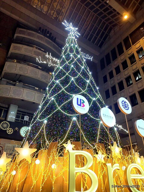 Taipei Christmas tree and street decoration series 1 --- Breeze department store sponsered   Christmas tree at Taipe railway station, Taipei, Taiwan, Nov 20, 2023 by SJKen.