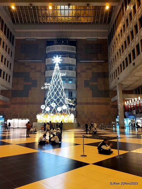 Taipei Christmas tree and street decoration series 1 --- Breeze department store sponsered   Christmas tree at Taipe railway station, Taipei, Taiwan, Nov 20, 2023 by SJKen.
