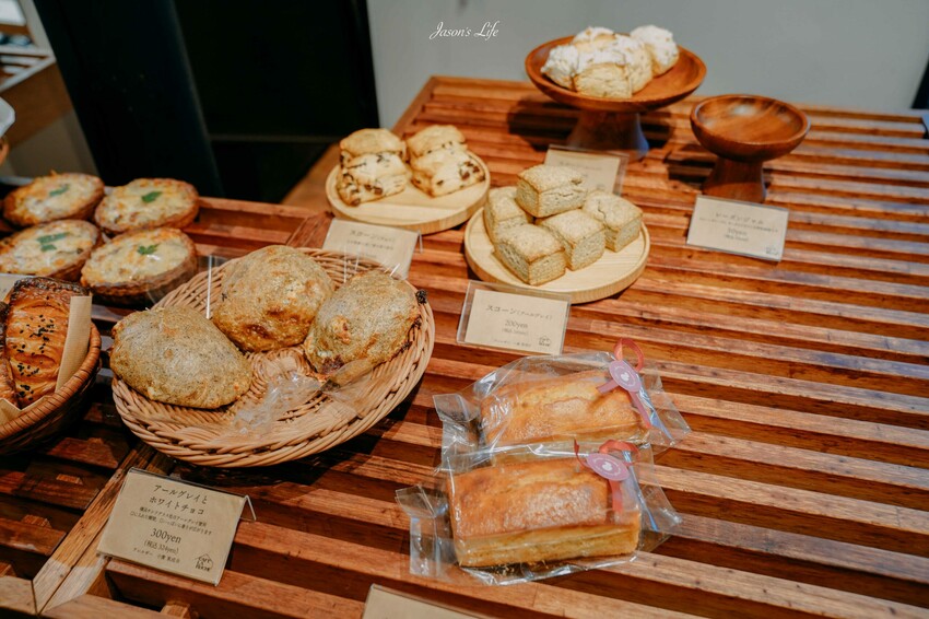 【九州大分│景點】金麟湖Cafe La Ruche湖畔咖啡廳。首次來九州必訪景點，湖面飄著水氣，宛如仙境