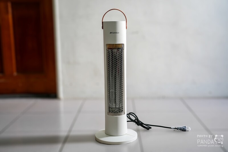 電暖器開箱｜SANSUI山水瞬熱擺頭遠紅外線碳素電暖器．一秒速暖體驗！安全首選，傾倒斷電設計的直立電暖器，擁抱舒適冬季！