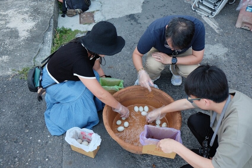 屏東車城鄉|四重溪溫泉村散策 溫泉老街著名美食 潘氏農場 鹹鴨蛋DIY體驗 親子體驗好推薦|西莉亞玩樂人生 屏東車城鄉|潘氏農場 四重溪溫泉老街著名美食 鹹鴨蛋DIY體