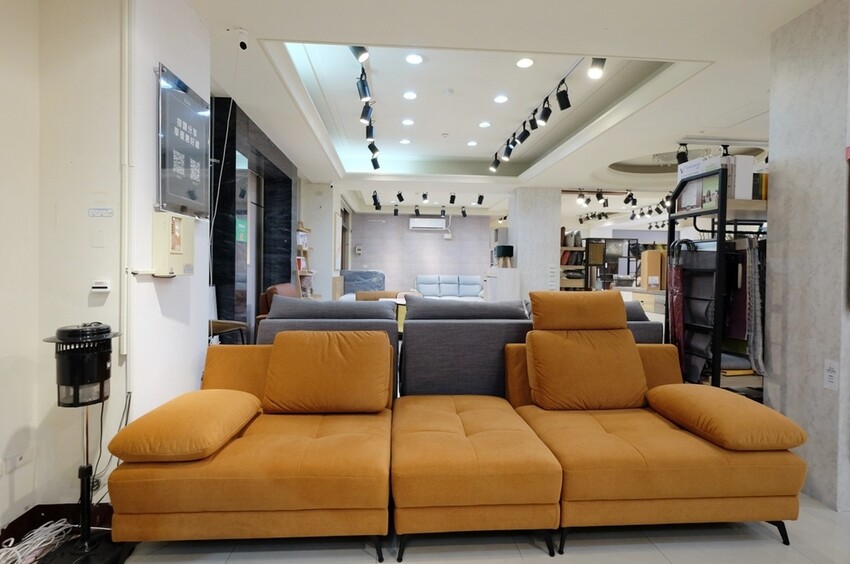 億家具批發倉庫 新竹店