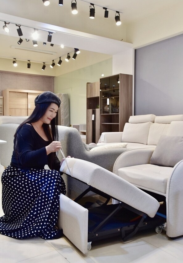 億家具批發倉庫 新竹店