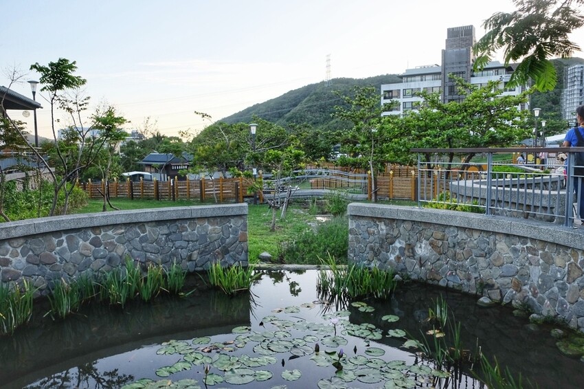 屏東車城鄉|四重溪溫泉村散策 溫泉老街著名美食 潘氏農場 鹹鴨蛋DIY體驗 親子體驗好推薦|西莉亞玩樂人生 屏東車城鄉|潘氏農場 四重溪溫泉老街著名美食 鹹鴨蛋DIY體