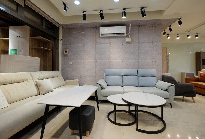 億家具批發倉庫 新竹店