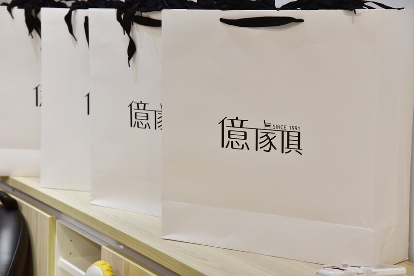 億家具批發倉庫 新竹店