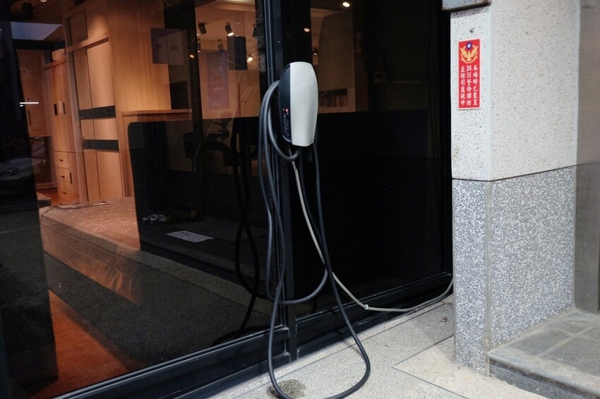 億家具批發倉庫 新竹店