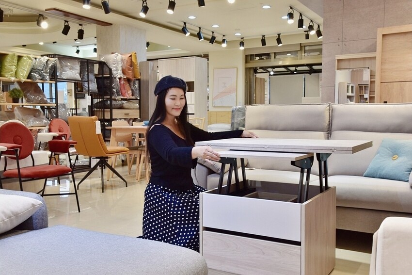 億家具批發倉庫 新竹店