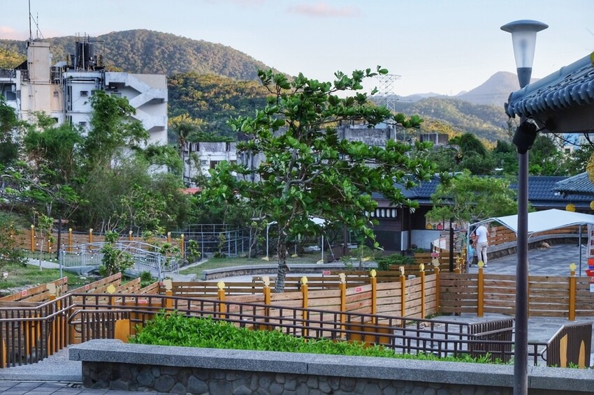 屏東車城鄉|四重溪溫泉村散策 溫泉老街著名美食 潘氏農場 鹹鴨蛋DIY體驗 親子體驗好推薦|西莉亞玩樂人生 屏東車城鄉|潘氏農場 四重溪溫泉老街著名美食 鹹鴨蛋DIY體