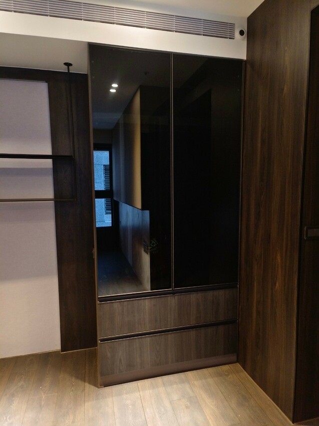 高雄系統櫃推薦【九十度系統家具】系統家具也有精品櫃質感!鏡面