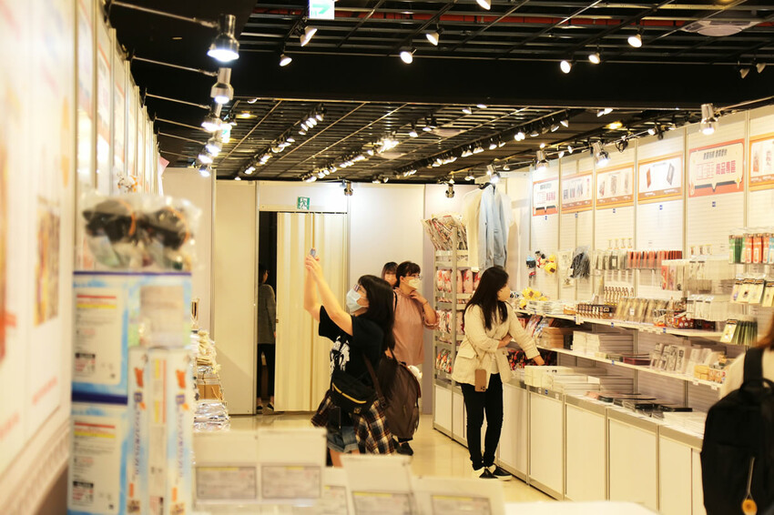 高雄市前鎮區【 通靈王動漫展 】《SHAMAN KING展 通靈王POP UP STORE》高雄夢時代免費入場,武井宏之老師為台灣全新繪製