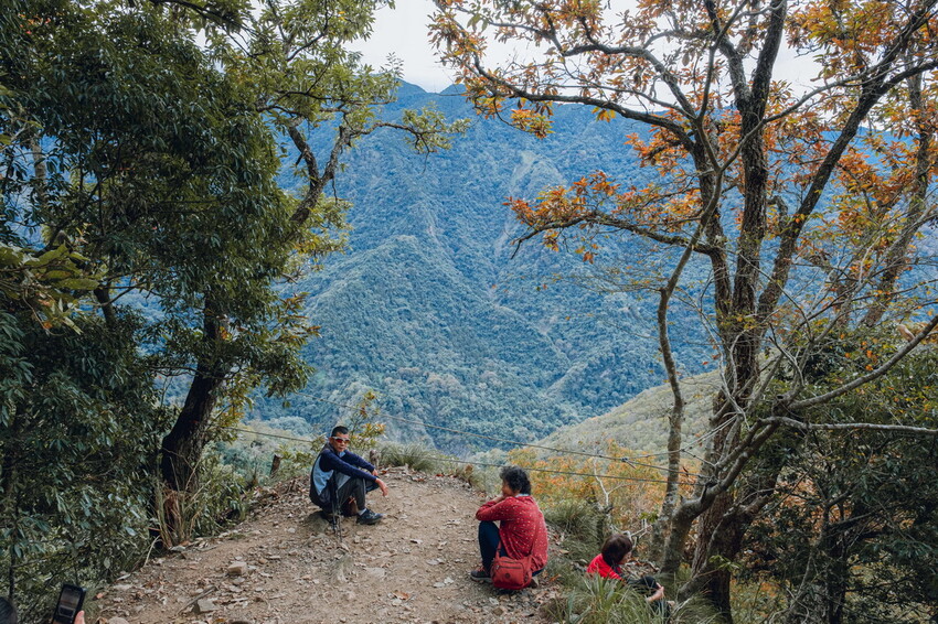 【苗栗泰安】水雲三星之首-虎山｜號稱中級山的大霸尖山，登山攻略。停車資訊 - 貪吃猴的幻想