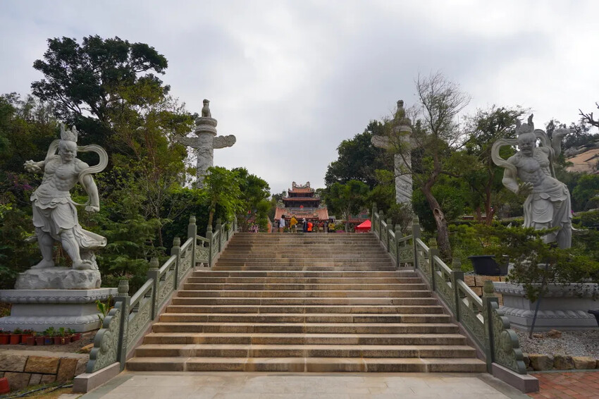 金門海印寺|太武山上宋朝的古剎,安心石下藏龍脈走過八百年的寺廟