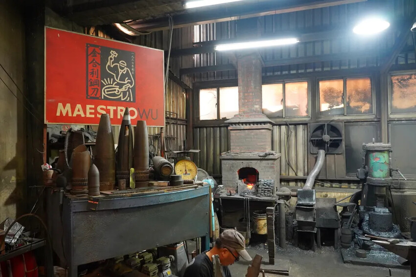 金門縣金寧鄉金合利鋼刀觀光工廠｜金門鋼刀金工體驗，來敲敲打打吧!